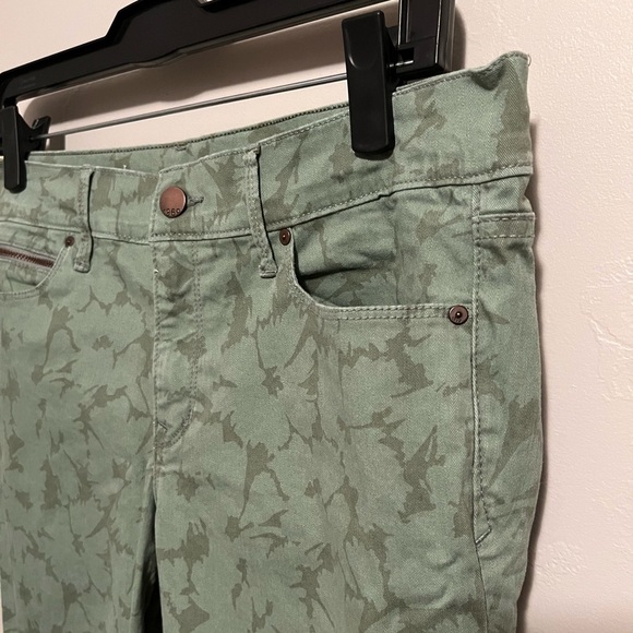 Gap Green Patterned Skinny Pants with Zipper Detailing - Picture 4 of 13